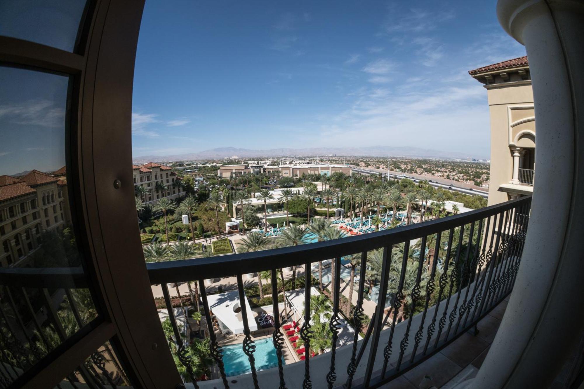 Green Valley Ranch Resort Spa Casino Лас-Вегас Экстерьер фото